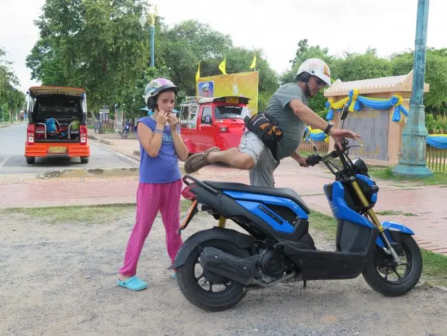 alquilar moto ayutthaya - Dónde dejar las mochilas en Ayutthaya