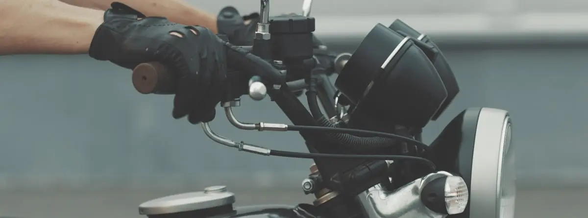 pedal de cambio de velocidades de una motocicleta - Dónde está el cambio de velocidad en una moto