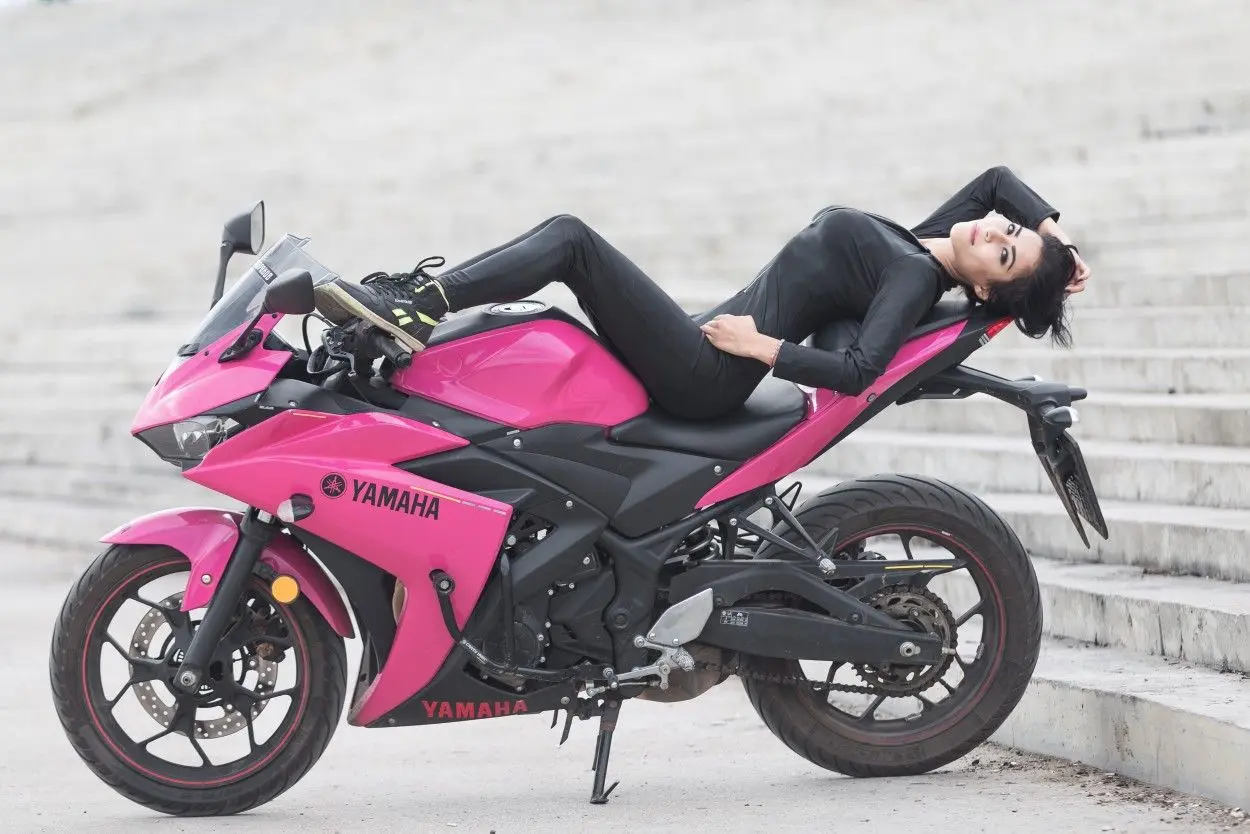 motos yamaha rosa - Qué cilindrada es la MT 125