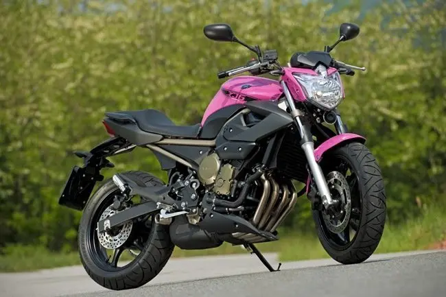 motos yamaha rosa - Qué cilindrada tiene la moto Yamaha R1