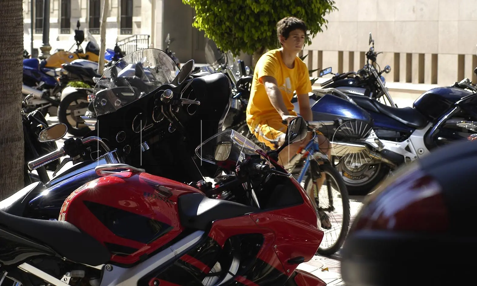 las motos pagan zona azul - Qué coches no pagan zona azul Santander