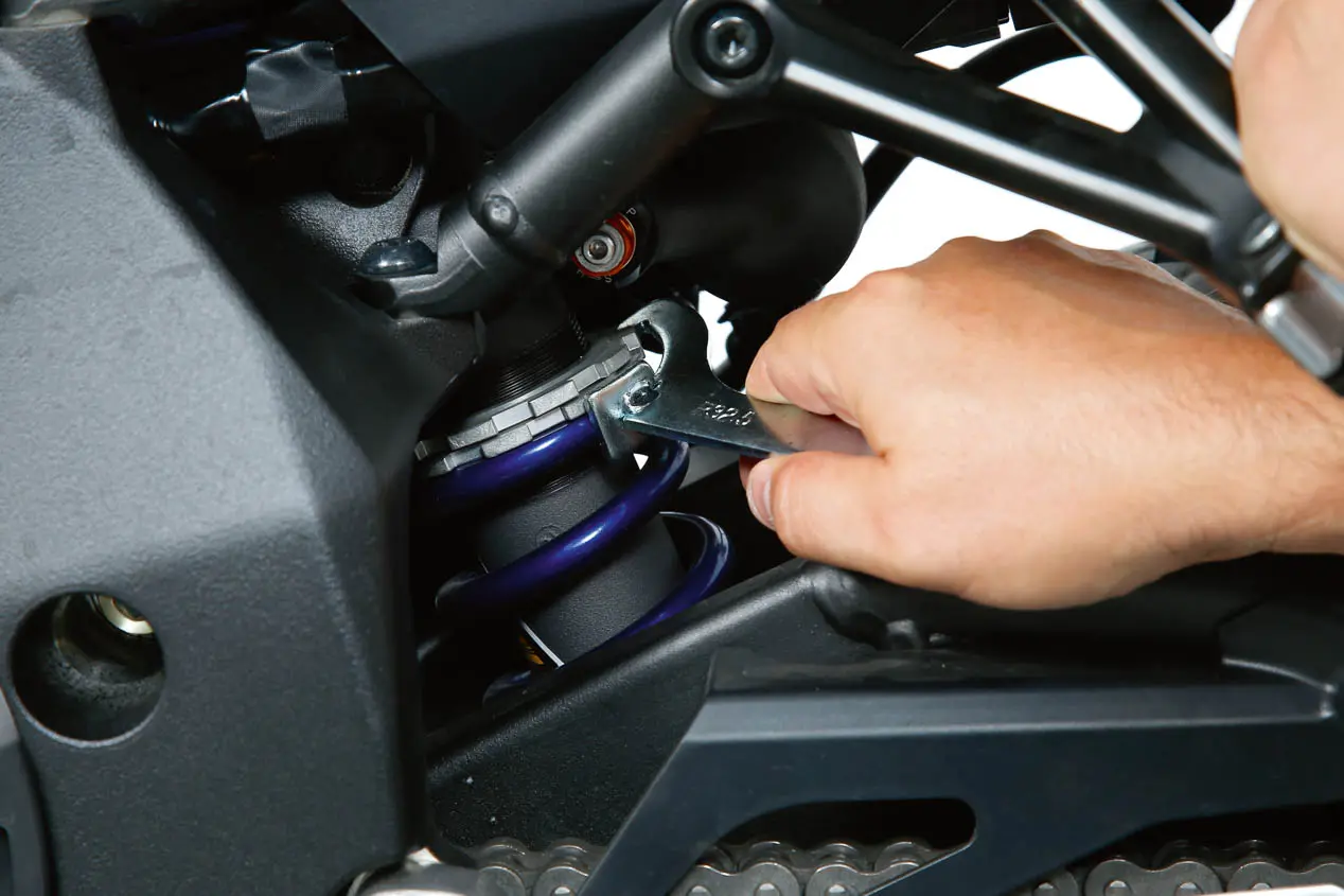 ajustar precarga amortiguador moto - Qué es el ajuste de precarga