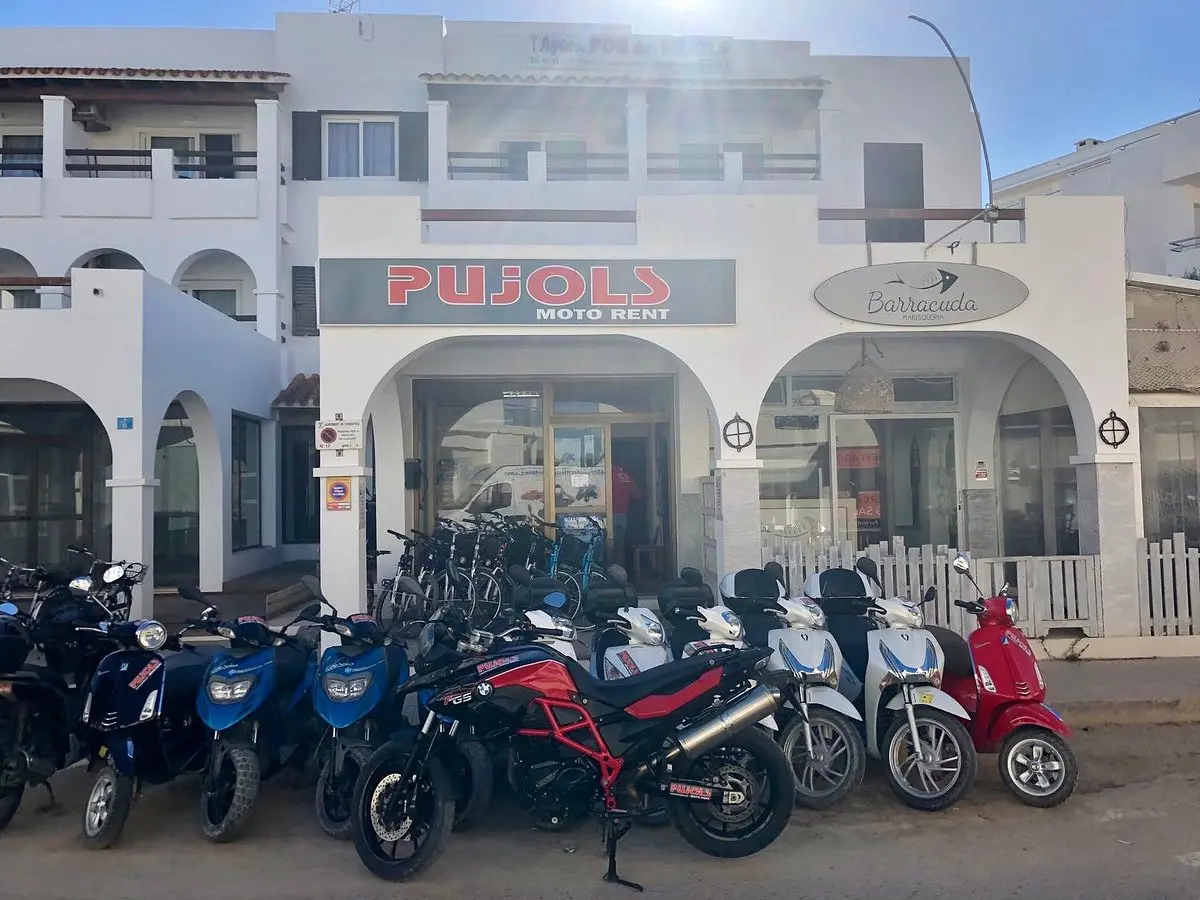alquiler moto formentera puerto - Qué hacer en Formentera en un día