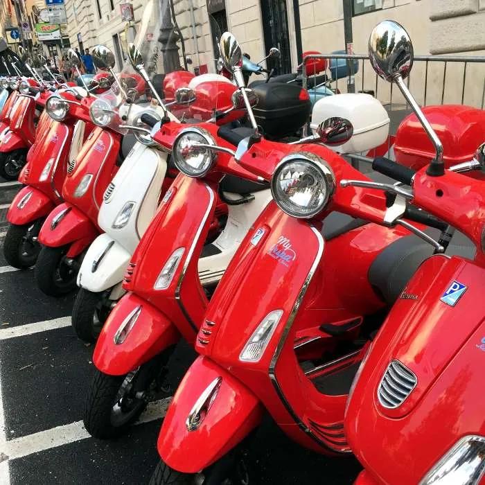 alquiler de motos vespa en roma - Qué se necesita para alquilar una Vespa en Italia